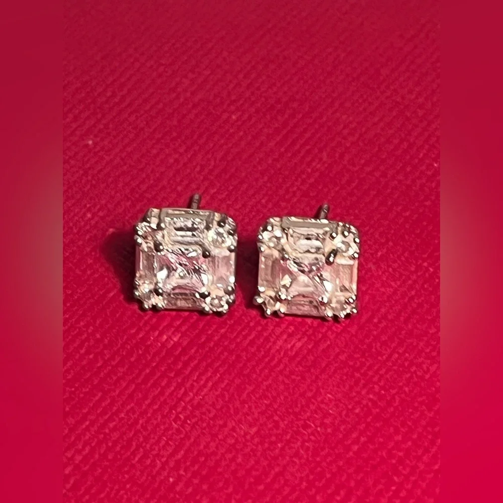 Elegant Silver Stud Earrings ❤️❤️ no box !
